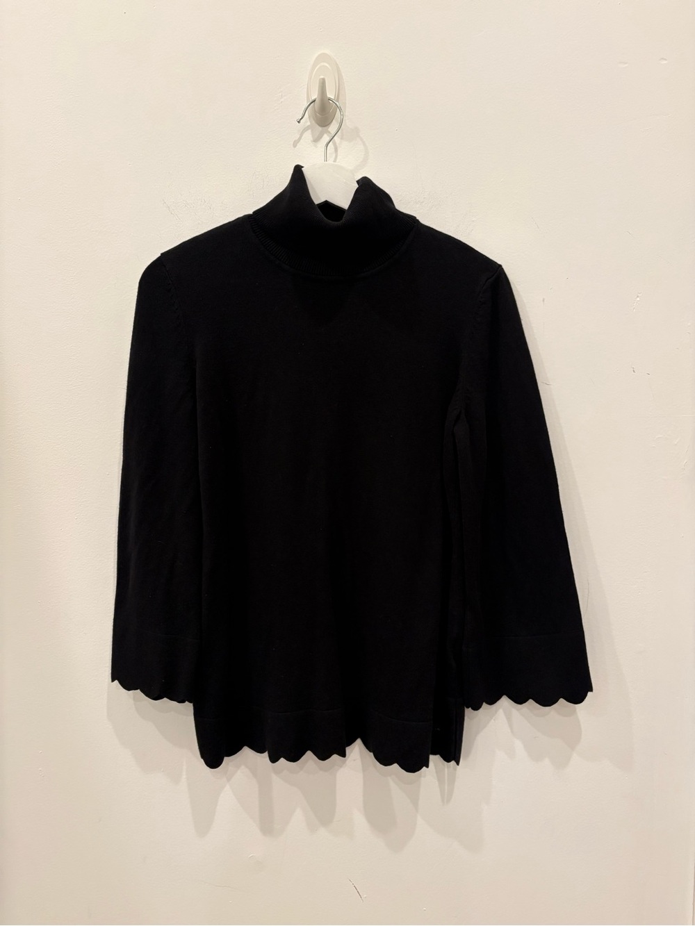 Issac Mizrahi Black Turtleneck Scallop-Hem Women's Top sz S preppy career minima